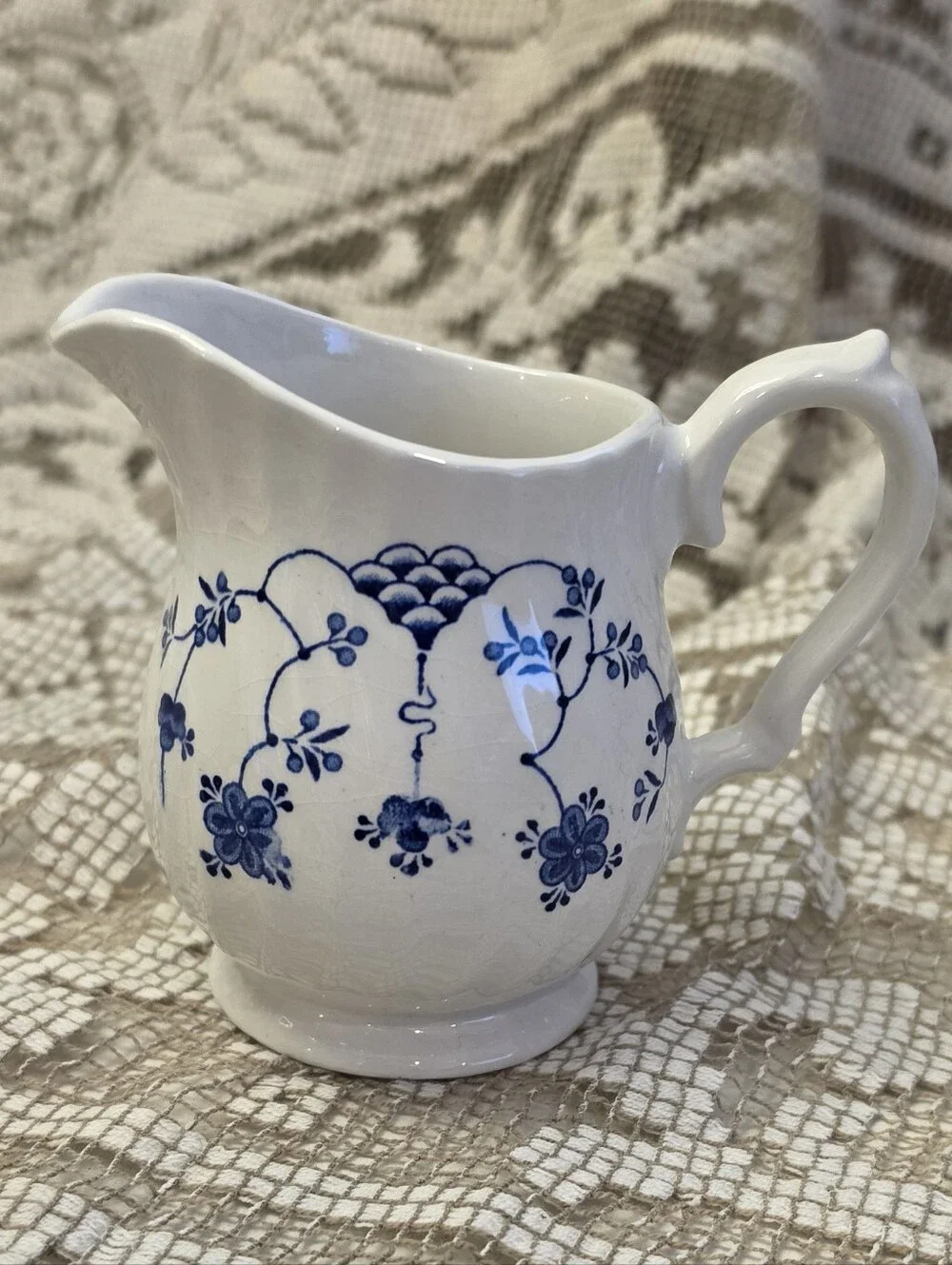 Vintage Salem China Co Yorktown Creamer Pitcher Blue White Floral England 4